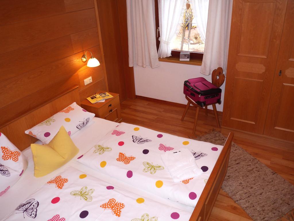 Haus Hoher Sattel Apartment Лойташ Стая снимка